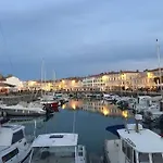 Le Baleineau Au Coeur De Martin De Re