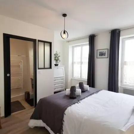 Le Baleineau Au Coeur De Martin De Re *