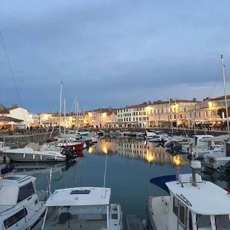 Le Baleineau Au Coeur De Martin De Re