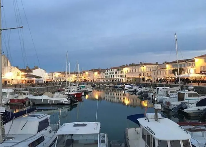 Le Baleineau Au Cœur De Martin De Ré